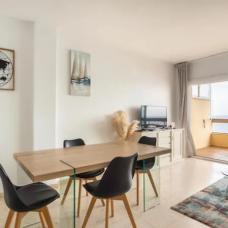Апартаменты Paseo - In 1st Line Of Beach With Parking Эстепона